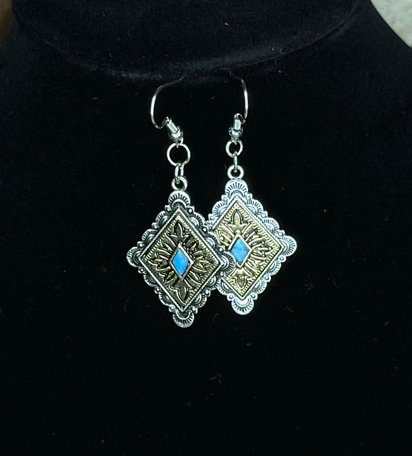 Blue Dust Diamonds