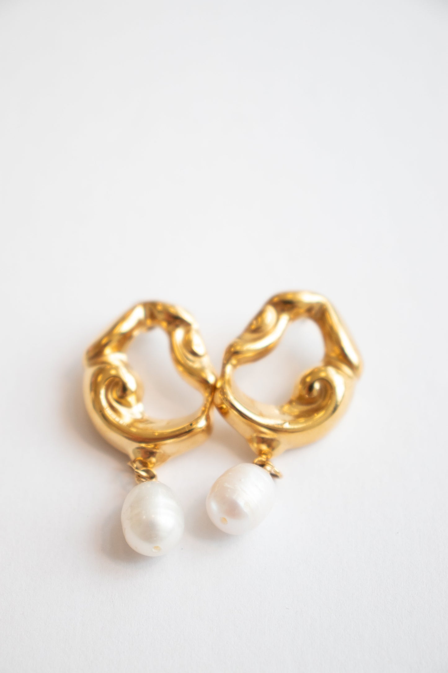 DRIPPIN IN PEARLS