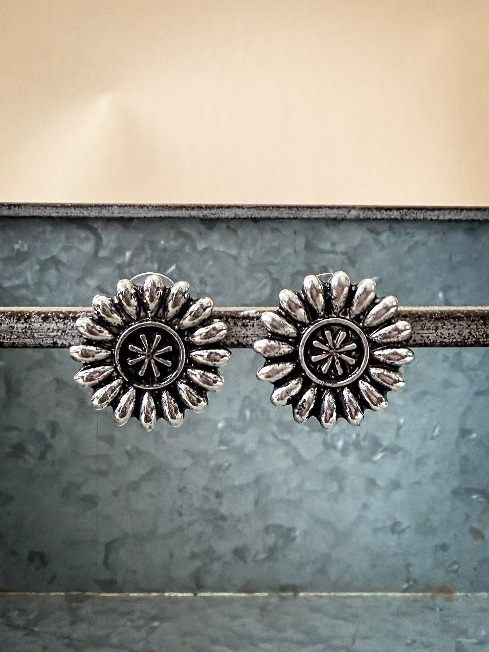 Iris Western Stud Fashion Earring