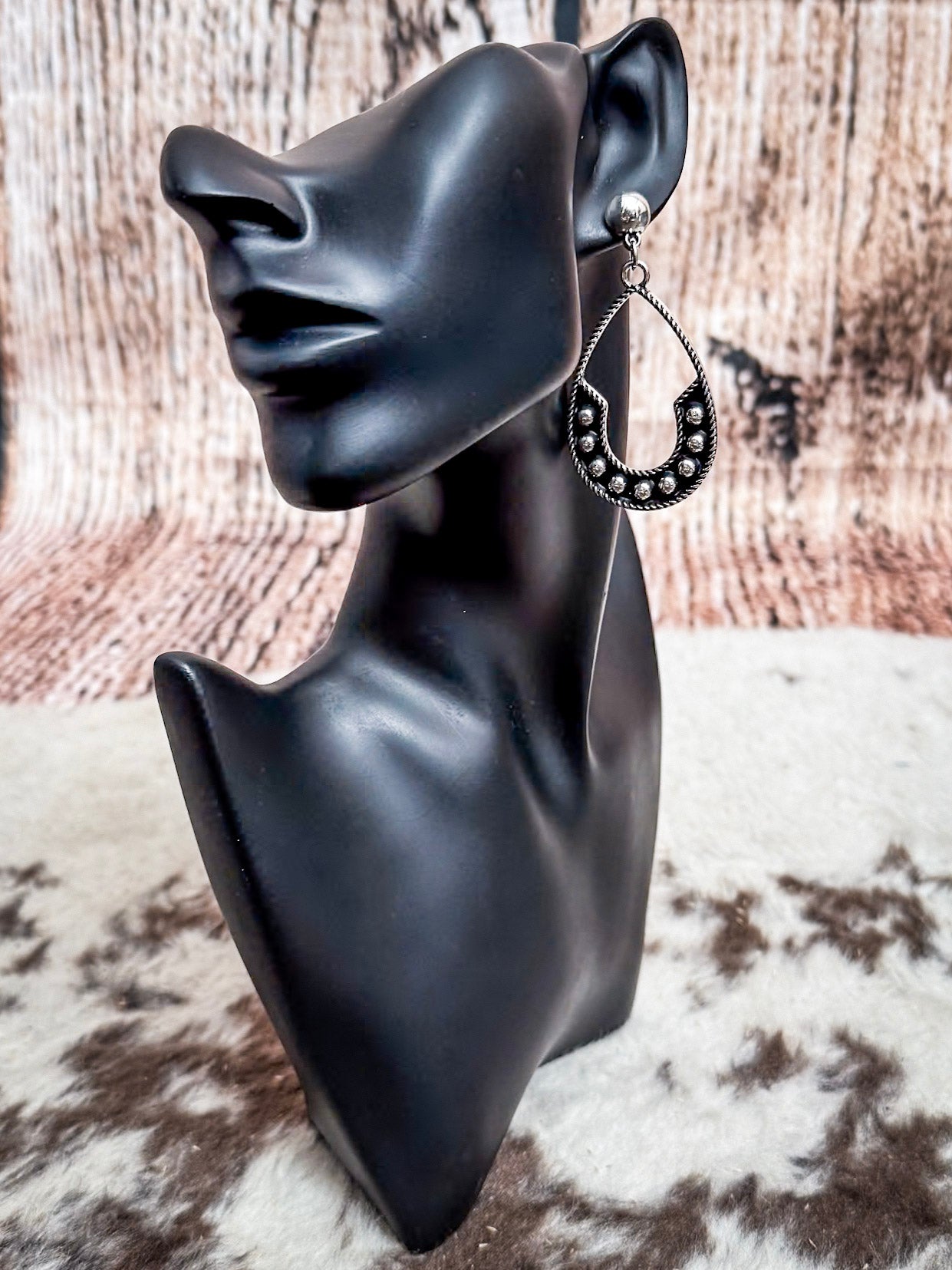 The Calico Drops – Teardrop Western Fashion Stud Earrings