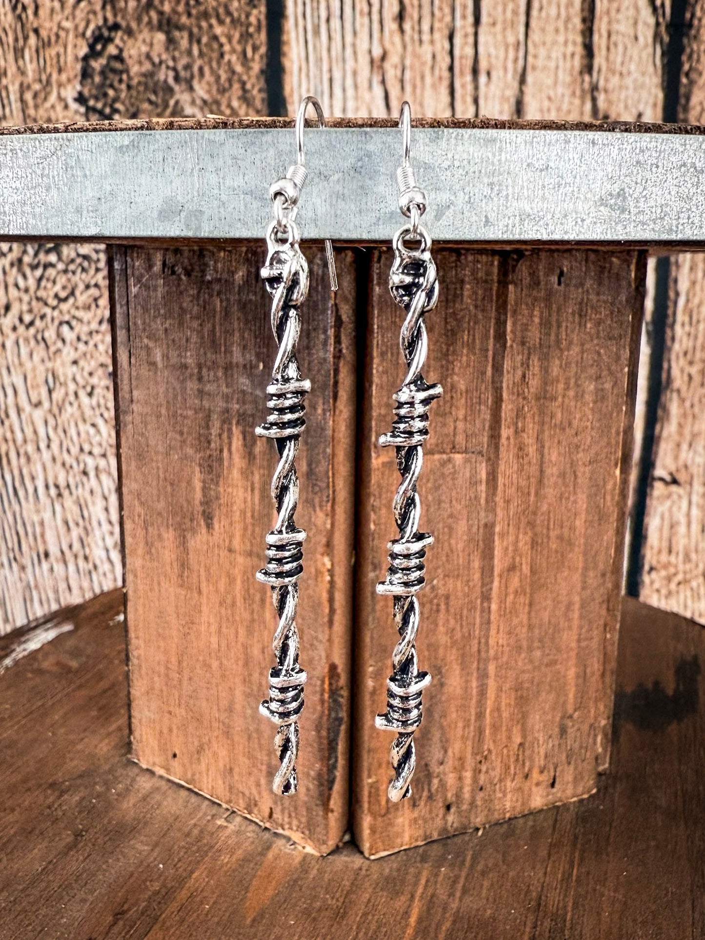 Wire Dangle Fashion Earrings - Silver