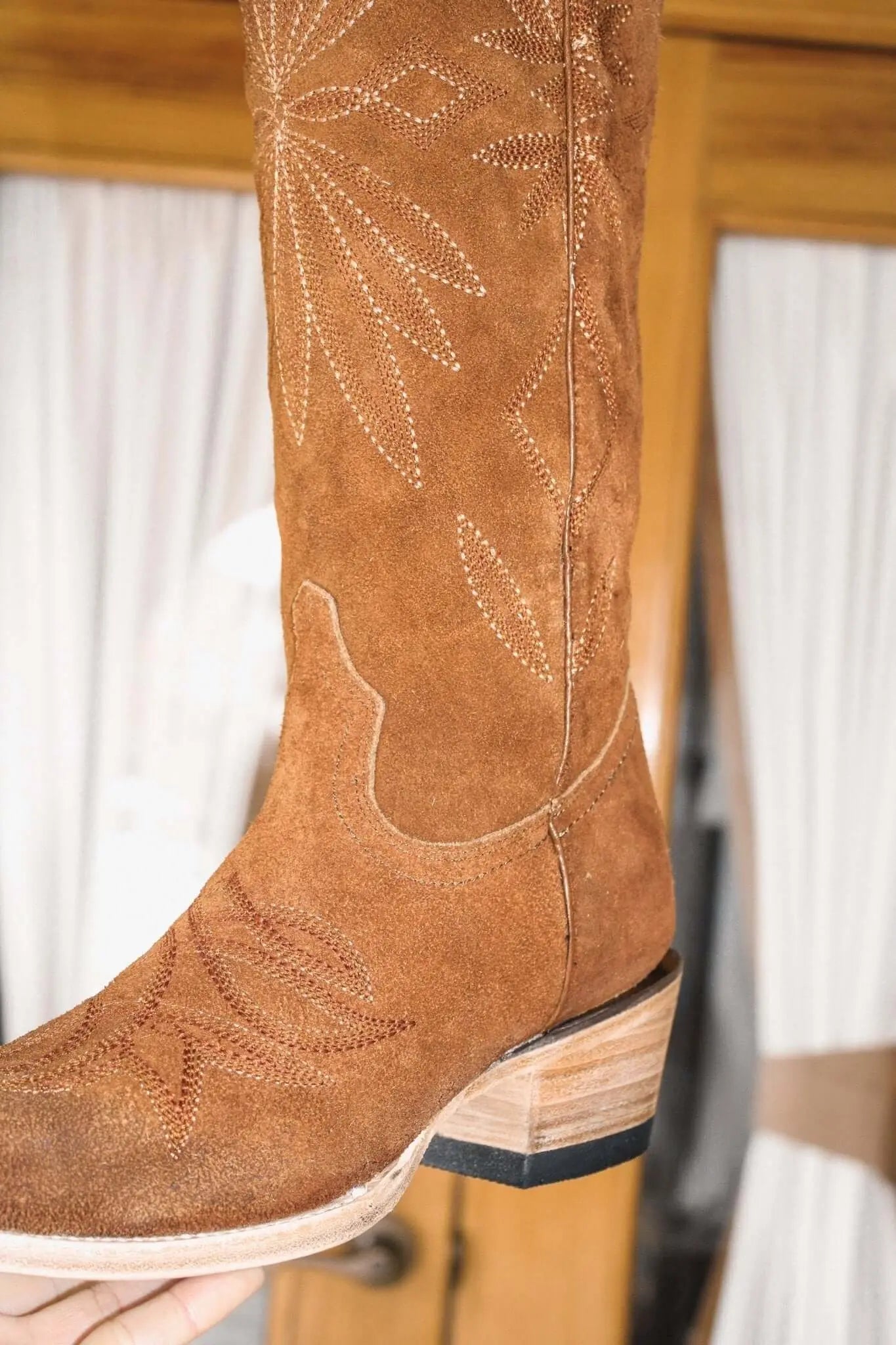 The Lorraine Knee-High Western Boots – Camel Suede